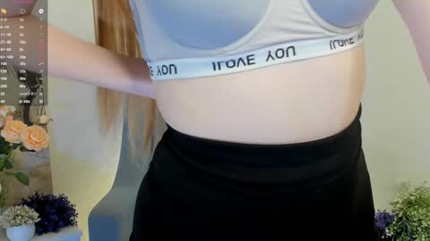 Snapshot of melodievejar chatting on 01-05-26, 05:27 melodievejar online show from 01-05-26, 05:27