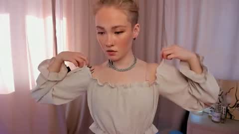 Snapshot of melodievejar chatting on 06-25-26, 04:12 melodievejar online show from 06-25-26, 04:12