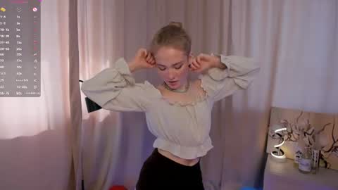 Snapshot of melodievejar chatting on 06-25-26, 05:12 melodievejar online show from 06-25-26, 05:12