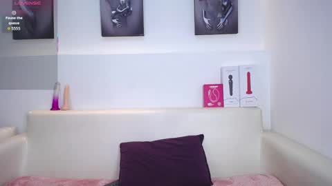 Melodi online show from 11-18-25, 01:15