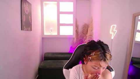 Snapshot of melody701583as chatting on 02-26-26, 12:26 melody701583as online show from 02-26-26, 12:26