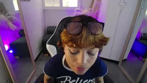 Snapshot of melody701583as chatting on 03-10-26, 01:05 melody701583as online show from 03-10-26, 01:05