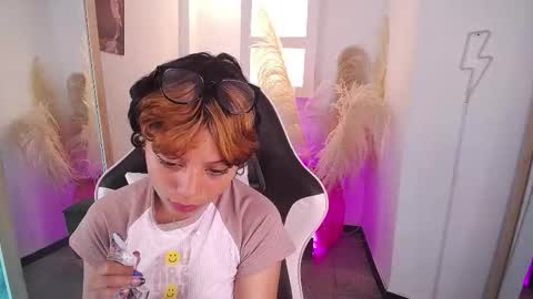 Snapshot of melody701583as chatting on 03-16-26, 01:37 melody701583as online show from 03-16-26, 01:37