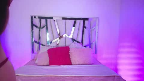 Snapshot of melody__77 chatting on 09-18-25, 05:48 online show from 09-18-25, 05:48