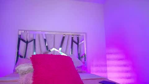 Snapshot of melody__77 chatting on 10-20-25, 07:25 online show from 10-20-25, 07:25