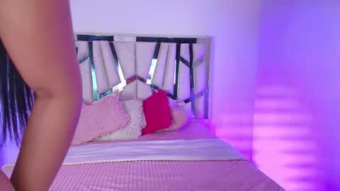 Snapshot of melody__77 chatting on 11-03-25, 11:15 online show from 11-03-25, 11:15