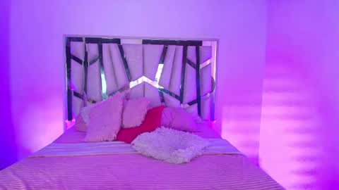 Snapshot of melody__77 chatting on 11-24-25, 07:24 online show from 11-24-25, 07:24