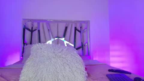 Snapshot of melody__77 chatting on 11-27-25, 08:22 online show from 11-27-25, 08:22