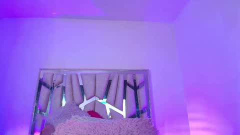 Snapshot of melody__77 chatting on 03-06-26, 06:10 online show from 03-06-26, 06:10