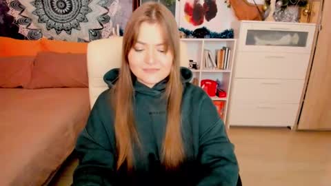 Melody Hanna online show from 01-07-25, 03:02