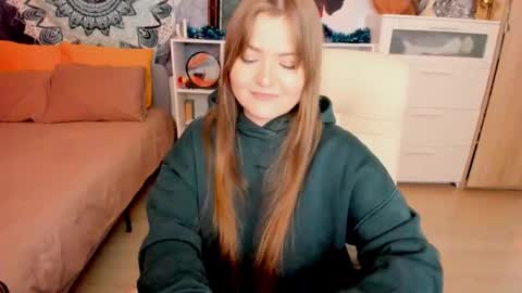 Melody Hanna online show from 01-07-25, 06:03