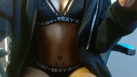 Snapshot of melody_mercy chatting on 12-13-24, 03:43 melody_mercy online show from 12-13-24, 03:43
