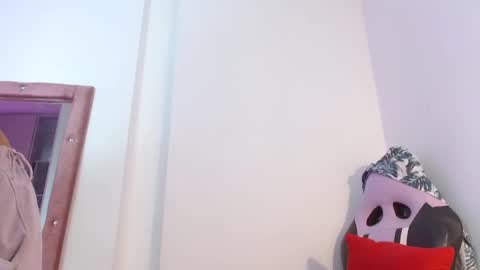 Snapshot of melody_mercy chatting on 02-20-25, 06:46 melody_mercy online show from 02-20-25, 06:46