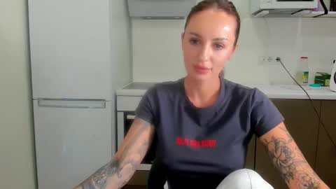 Snapshot of melodyhewit chatting on 05-28-26, 09:17 Masha online show from 05-28-26, 09:17