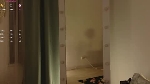 Snapshot of melodykey_x chatting on 03-27-26, 04:40 melody online show from 03-27-26, 04:40