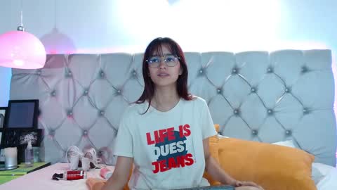 Snapshot of melodymansson chatting on 01-06-25, 08:28 Luisa Castro online show from 01-06-25, 08:28