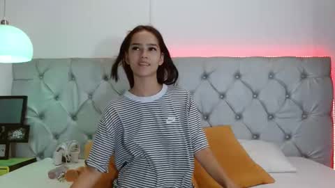 Snapshot of melodymansson chatting on 10-08-25, 02:04 Luisa Castro online show from 10-08-25, 02:04