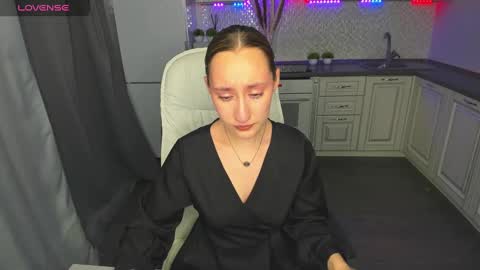 Snapshot of melodyoflovee chatting on 12-05-24, 04:42 Kaylie online show from 12-05-24, 04:42