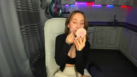 Snapshot of melodyoflovee chatting on 02-04-25, 04:05 Kaylie online show from 02-04-25, 04:05