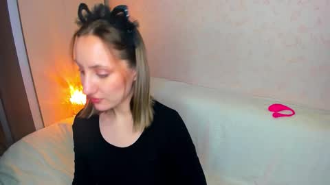 Snapshot of melodyoflovee chatting on 02-04-26, 11:42 Kaylie online show from 02-04-26, 11:42