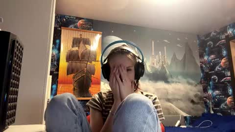 Snapshot of melonygriffen chatting on 11-01-25, 02:30 Hi Im Aria 18 years old online show from 11-01-25, 02:30