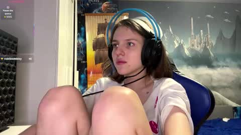 Snapshot of melonygriffen chatting on 02-20-26, 05:35 Hi Im Aria 18 years old online show from 02-20-26, 05:35