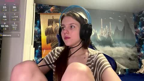 Snapshot of melonygriffen chatting on 02-26-26, 03:00 Hi Im Aria 18 years old online show from 02-26-26, 03:00