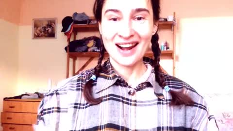 Snapshot of memorningdew chatting on 01-02-25, 06:40 Yummygirl online show from 01-02-25, 06:40