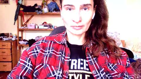 Snapshot of memorningdew chatting on 11-11-25, 06:57 Yummygirl online show from 11-11-25, 06:57