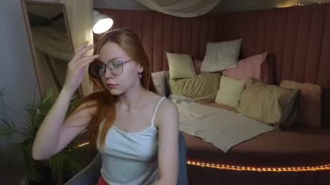 Snapshot of memymee_ chatting on 06-18-26, 01:28 memymee_ online show from 06-18-26, 01:28