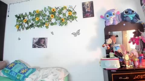 Snapshot of mensia_hernandez chatting on 06-09-26, 01:12 Princess Mensia online show from 06-09-26, 01:12