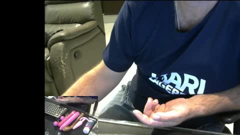 Snapshot of mentosgum chatting on 10-30-25, 08:53 mentosgum online show from 10-30-25, 08:53