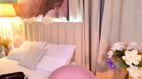 Snapshot of meow_amanda chatting on 09-11-25, 05:57 your kitty Amanda online show from 09-11-25, 05:57