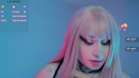 Snapshot of meow_boo chatting on 06-14-26, 07:05 Aruz online show from 06-14-26, 07:05