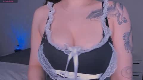 Snapshot of meow_rinnie chatting on 12-18-25, 09:04 My links --- online show from 12-18-25, 09:04