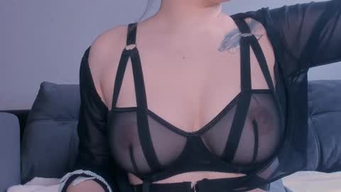 Snapshot of meow_rinnie chatting on 04-11-26, 10:30 My links --- online show from 04-11-26, 10:30
