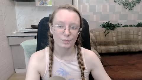 Snapshot of meowcr chatting on 09-26-25, 10:25 meowcr online show from 09-26-25, 10:25