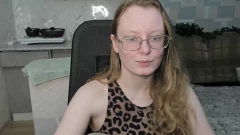 Snapshot of meowcr chatting on 10-29-25, 07:48 meowcr online show from 10-29-25, 07:48