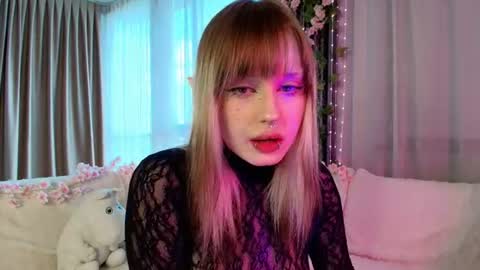 Snapshot of meowrinn_ chatting on 06-24-26, 06:23 RInn online show from 06-24-26, 06:23