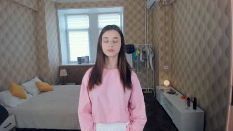 Snapshot of meoww_meows chatting on 10-08-25, 09:40 Julie online show from 10-08-25, 09:40