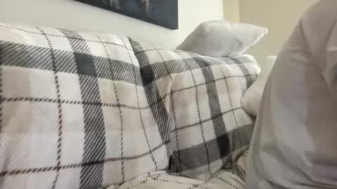 Snapshot of mercedes190d chatting on 02-15-26, 02:03 Mercedes190d online show from 02-15-26, 02:03