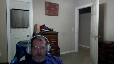 Snapshot of mercer1977 chatting on 05-21-26, 02:02 mercer1977 online show from 05-21-26, 02:02