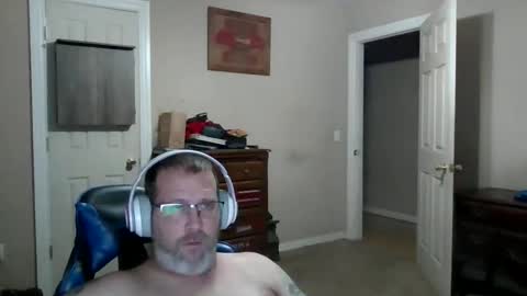 Snapshot of mercer1977 chatting on 05-24-26, 06:29 mercer1977 online show from 05-24-26, 06:29