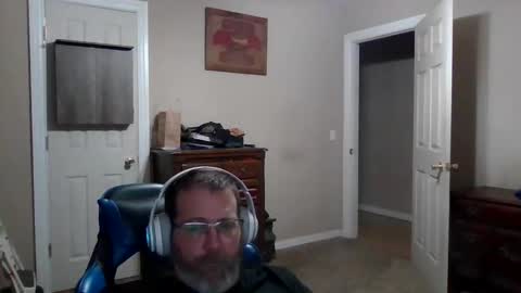 Snapshot of mercer1977 chatting on 06-09-26, 01:12 mercer1977 online show from 06-09-26, 01:12