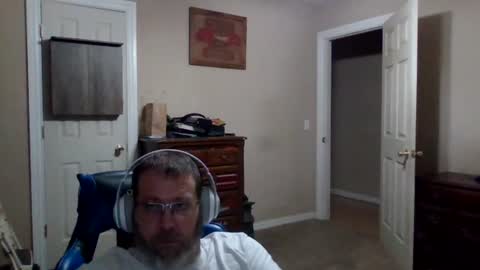 Snapshot of mercer1977 chatting on 06-11-26, 10:30 mercer1977 online show from 06-11-26, 10:30