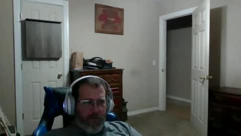 Snapshot of mercer1977 chatting on 06-15-26, 12:07 mercer1977 online show from 06-15-26, 12:07