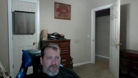 Snapshot of mercer1977 chatting on 06-19-26, 09:35 mercer1977 online show from 06-19-26, 09:35