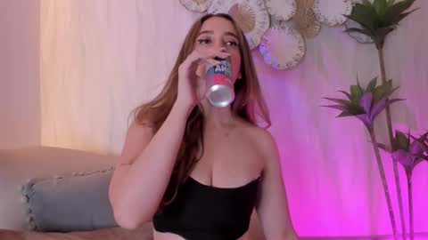 Snapshot of meredit_lane chatting on 03-03-26, 06:58 online show from 03-03-26, 06:58