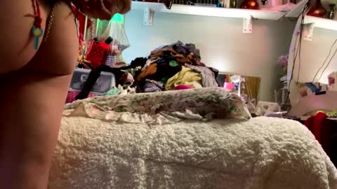 Snapshot of merelyalover chatting on 12-27-24, 11:28 gurlnips online show from 12-27-24, 11:28