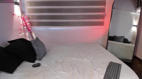 Merida  online show from 09-27-25, 01:05